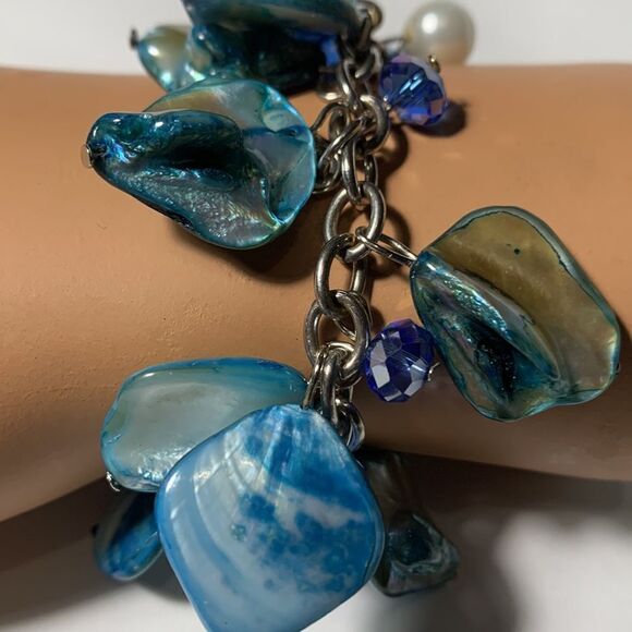 Blue Polished Shell Bauble Bracelet - Picture 2 of 5